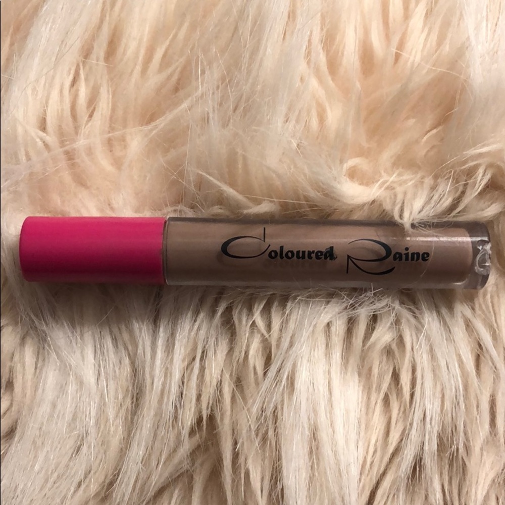 Coloured Raine liquid lip paint. Color:Marshmallow